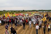 Les opposants bloquent partiellement le site de la ferme des 1000 vaches