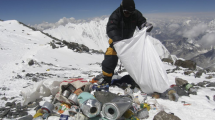 “La plus haute poubelle du monde” : 5 tonnes de déchets ramassés sur l’Everest