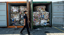 Deux conteneurs de déchets français rejetés par l’Indonésie actuellement bloqués en Malaisie