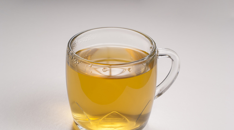 urine dans une tasse : peut-on boire son urine ?
