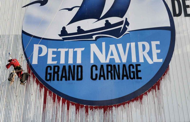Petit Navire s'engage dans la pêche durable avec WWF Logo du Petit Navire tagué par WWF