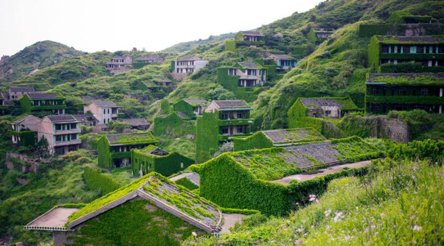 Photos : la nature reprend ses droits dans un village chinois figé dans le temps