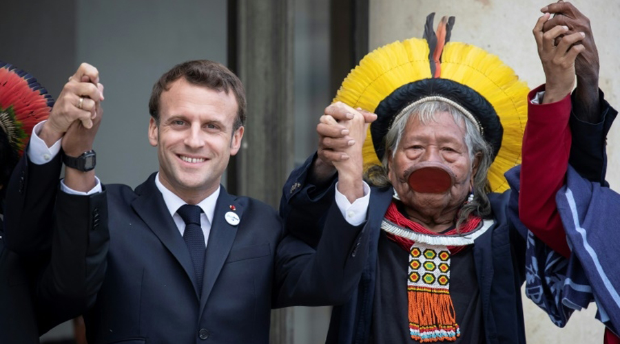 Emmanuel Macron et le chef indien Raoni
