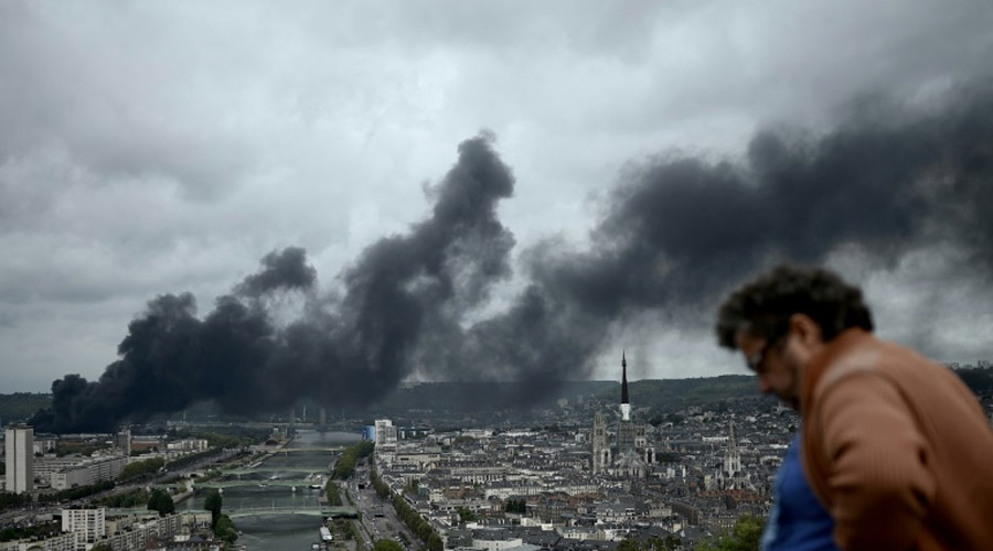 Incendie de Lubrizol à Rouen : quels risques sanitaires et écologiques ?