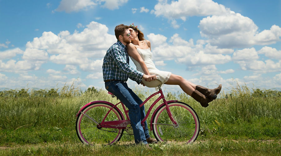 couple sur un vélo