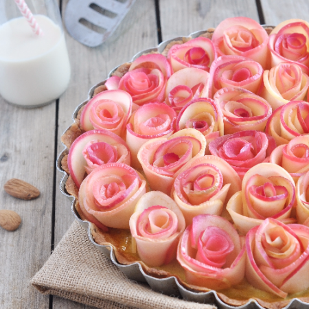 Tarte bouquet de roses pomme cannelle au lait Millet Amande Noisette Bonneterre
